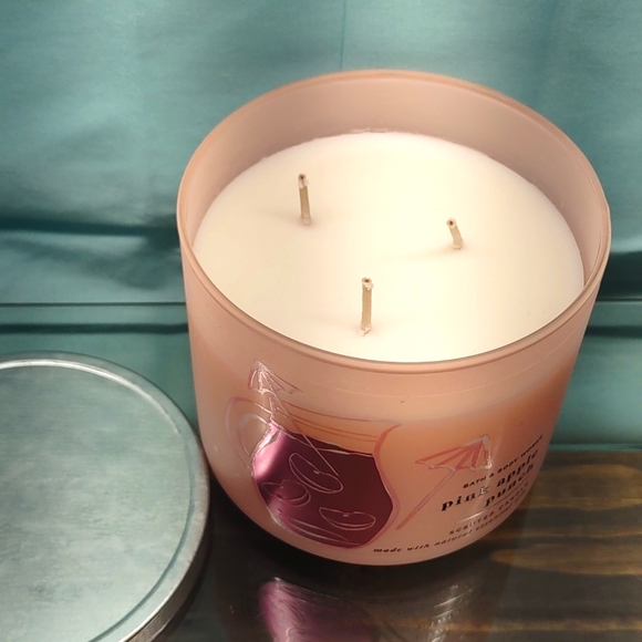 Bath & Body Works Pink Apple Punch Candle - Picture 2 of 2